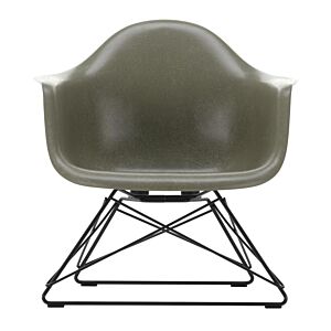 Vitra Eames LAR Fiberglass loungestoel met zwart onderstel-Raw Umber