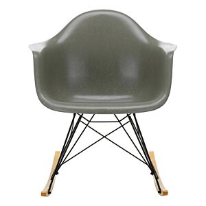 Vitra Eames RAR Fiberglass schommelstoel met zwart onderstel-Raw Umber-Esdoorn goud
