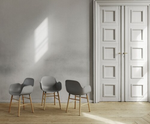 Normann Copenhagen Form armchair stoel eiken-Licht grijs