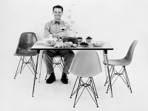 Vitra Eames DSW stoel met zwart esdoorn onderstel-Pebble
