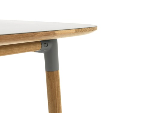 Normann Copenhagen Form tafel-Grijs-120x120 cm