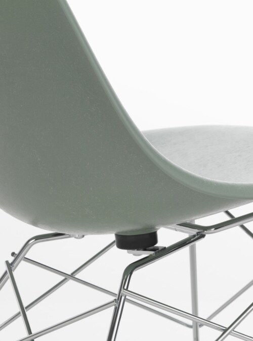 Vitra Eames LSR Fiberglass loungestoel met verchroomd onderstel-Ochre Light