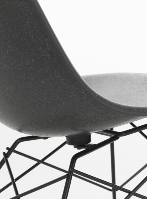Vitra Eames LSR Fiberglass loungestoel met zwart onderstel-Ochre Light