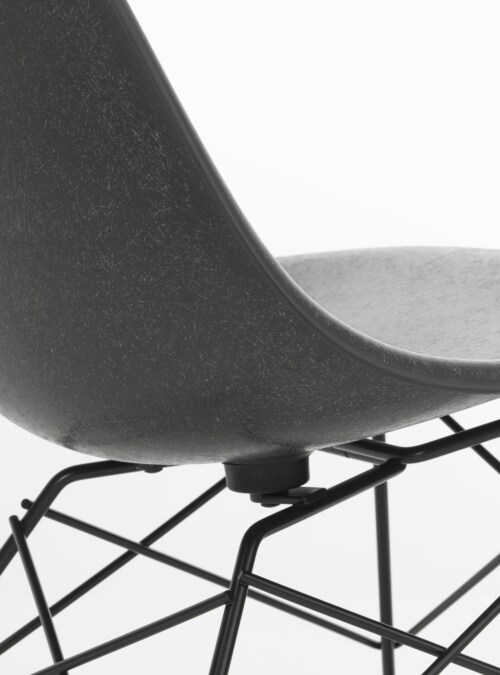 Vitra Eames LSR Fiberglass loungestoel met zwart onderstel-Ochre Dark