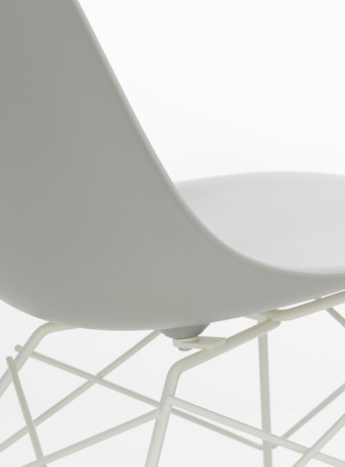 Vitra Eames LSR loungestoel met wit onderstel-IJsgrijs