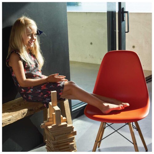 Vitra Eames DSW stoel met esdoorn gelig onderstel-Roest oranje