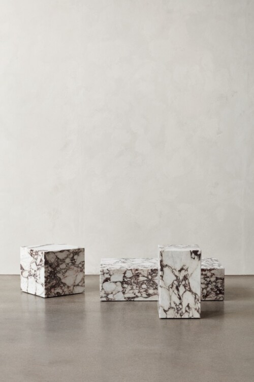 Audo Copenhagen Plinth Cubic bijzettafel-White Carrara