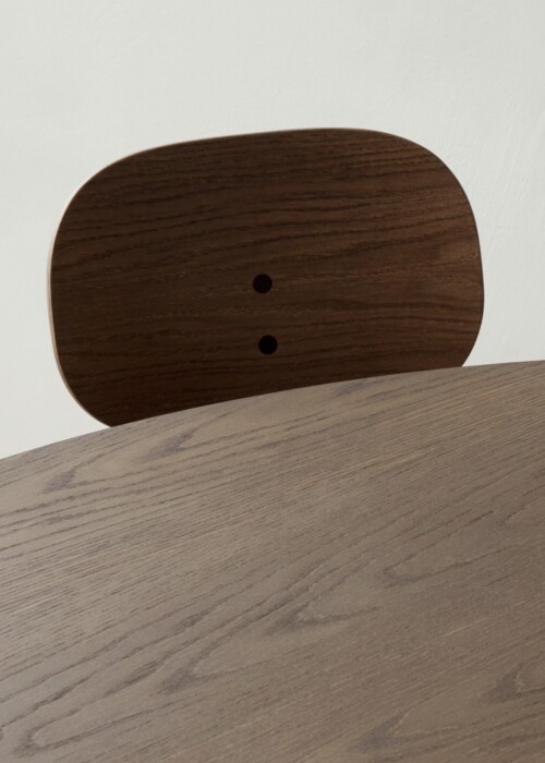 Audo Copenhagen Snaregade Round eettafel-∅ 120 cm-Donker eiken-zwart