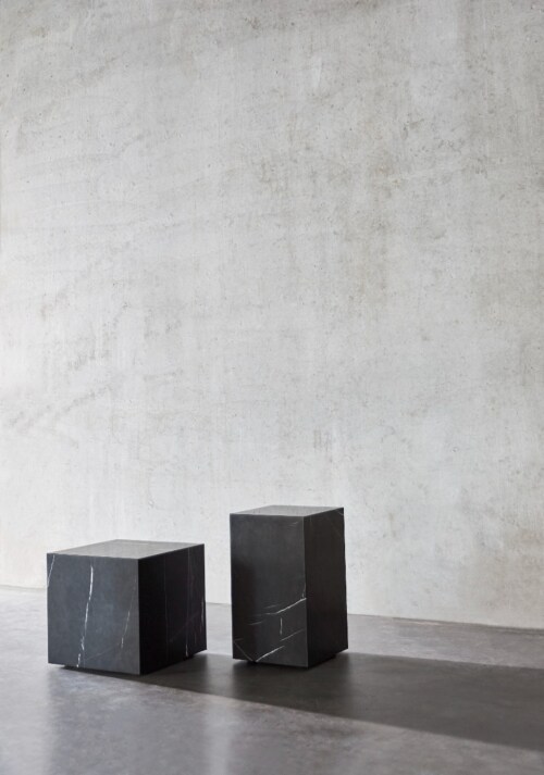 Audo Copenhagen Plinth Cubic bijzettafel-Grijs Kendzo