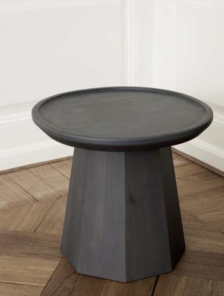 Normann Copenhagen Pine tafel - 45x40,6 cm (Øxh)-Dark grey