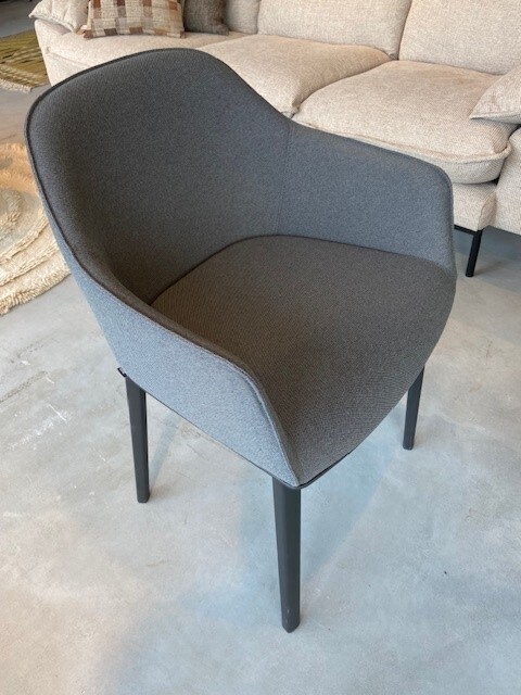 Vitra Softshell armchair OUTLET