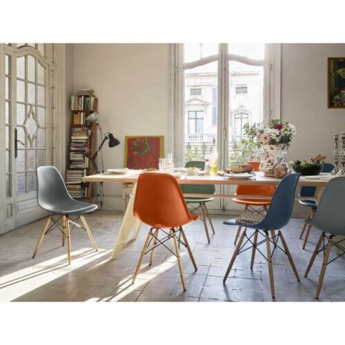 Vitra Eames DSW stoel met donker esdoorn onderstel-Roest oranje