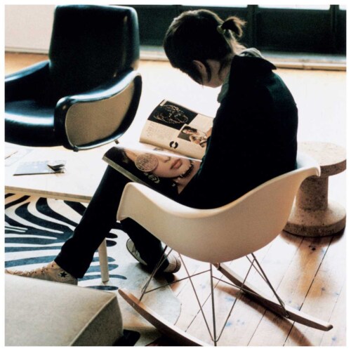 Vitra Eames RAR schommelstoel met verchroomd onderstel-Zwart