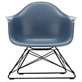 Vitra Eames LAR loungestoel met zwart onderstel